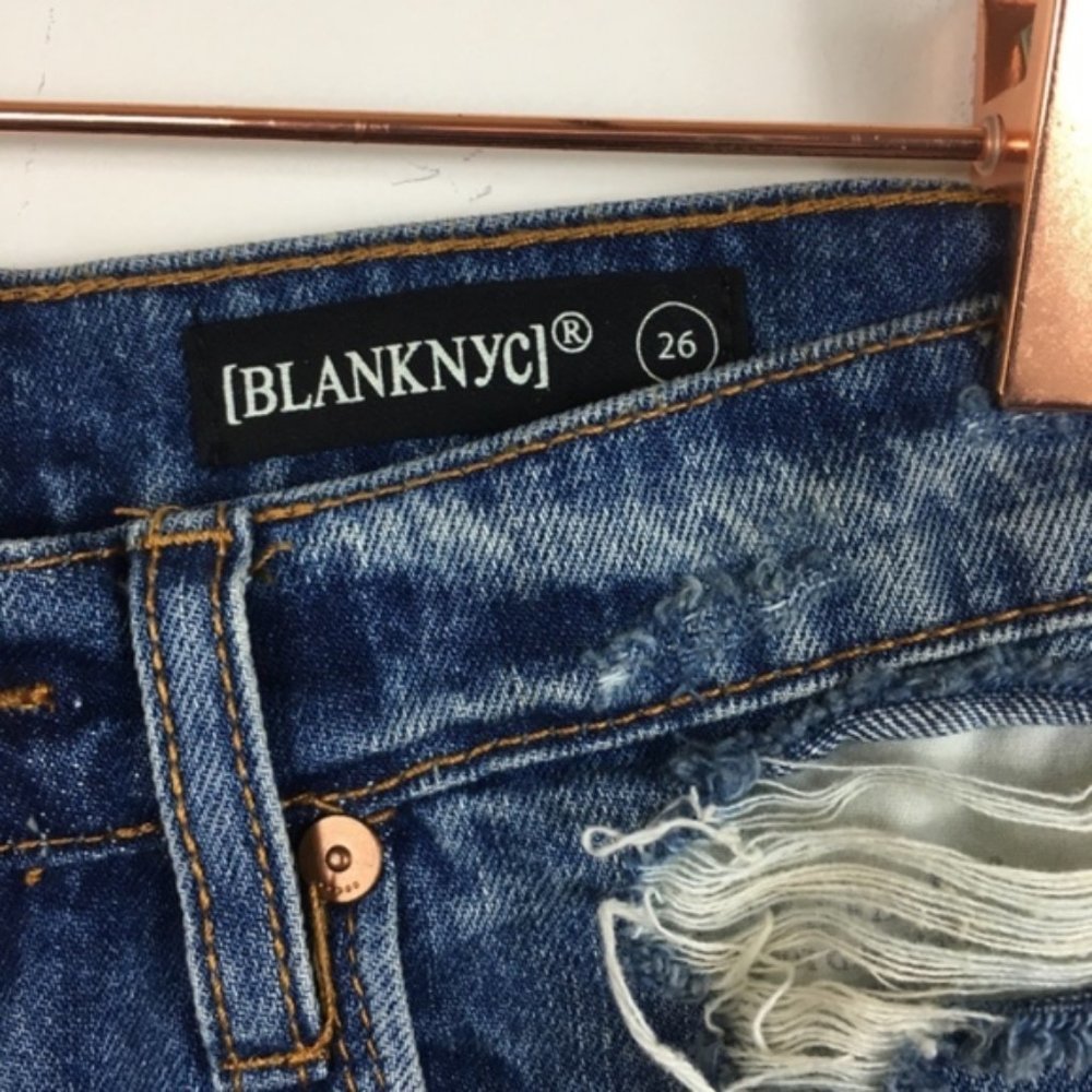 BLANKNYC Denim Frayed Hem Denim Skirt 26 I… - Picture 4 of 7